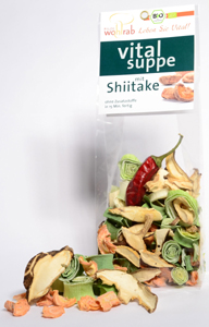 Suppe mit Shiitake und getrocknetem Gemüse 