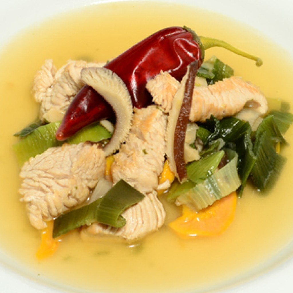 Vitalsuppe von Pilze Wohlrab mit Hähnchen
