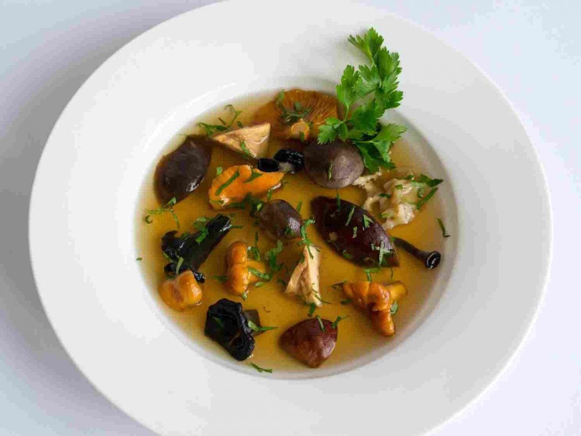 Klare Waldpilzsuppe Waldpilzsuppe