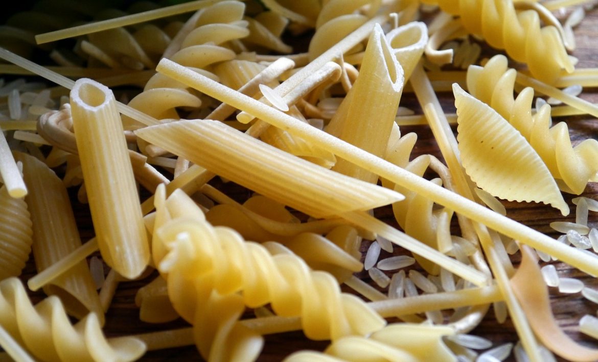 Pasta mit getrockneten Steinpilzen