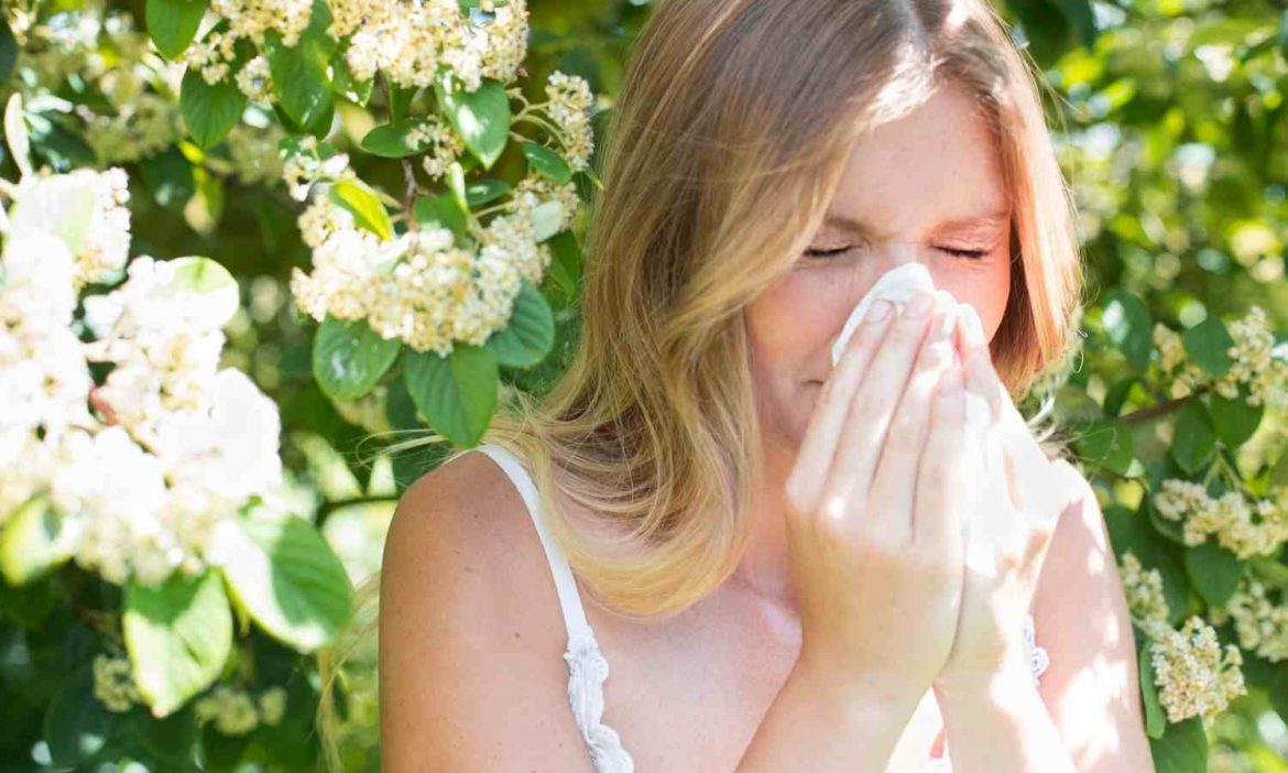 Allergie adé – fit durch die Pollenzeit Frau Heuschnupfen